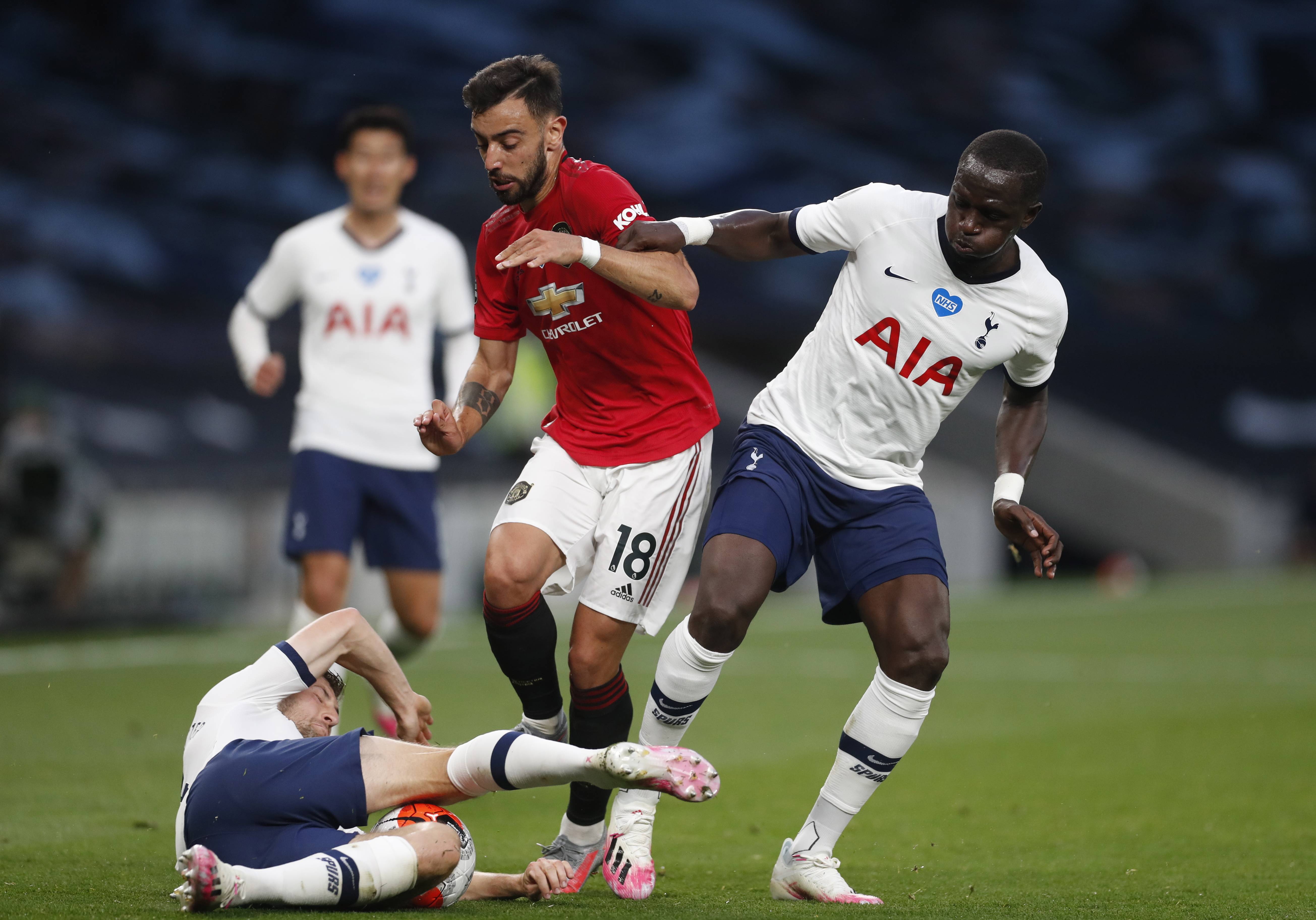 巴尔韦德：尼科的情况没有任何戏剧性，为他留队感到高兴.